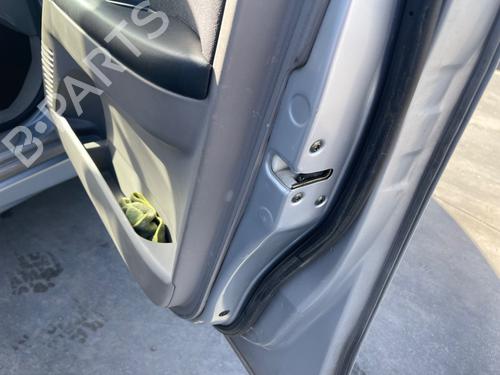 Used Rear right lock MITSUBISHI GRANDIS (NA_W) 2.0 DI-D (NA8W) (136 hp) 30438088