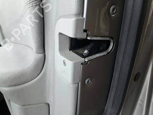 Used Front right lock MERCEDES-BENZ C-CLASS (W203) C 220 CDI (203.008) (150 hp) 18831456