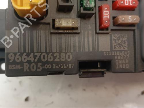 Fuse box PEUGEOT 308 I (4A_, 4C_) | BP29299916E1