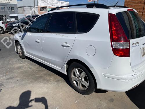 Right headlight HYUNDAI i30 Estate (FD) 1.6 CRDi | BP30548429C29 