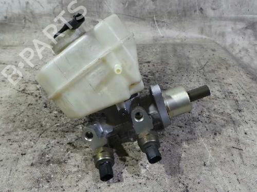 Used Brake master cylinder BMW 3 (E46) 318 i (143 hp) 12611087