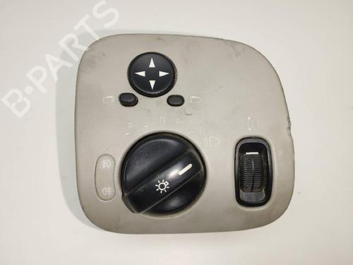 Commande de phare MERCEDES-BENZ C-CLASS (W203) C 220 CDI (203.006, 203.008) (143 hp) 12626501
