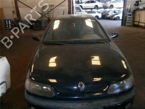 Brugte RENAULT LAGUNA I (B56_, 556_) 1.6 16V (B568, B561) (107 hp) 4320101