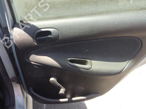 Fuse box PEUGEOT 206 SW (2E/K) 1.4 HDi | BP34201547E1  - Image 10