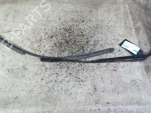 Used Front windshield wiper arm OPEL ASTRA J (P10) 1.7 CDTI (68) (125 hp) 12610289