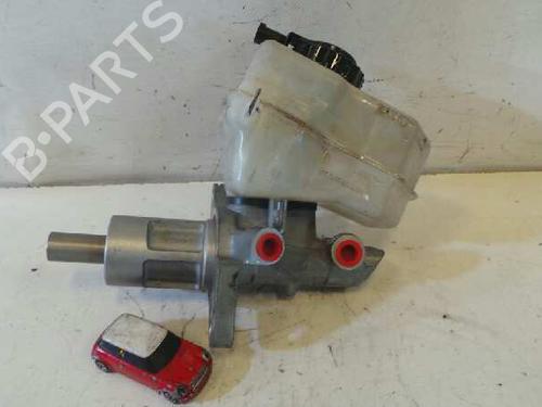 Used Brake master cylinder BMW 1 (E87) 118 d (143 hp) 12618969