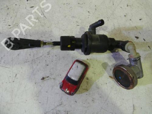 Used Clutch slave cylinder KIA SPORTAGE III (SL) 1.7 CRDi (116 hp) 14242384