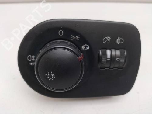 Used Headlight switch SEAT LEON (1P1) 1.9 TDI (105 hp) 12627408