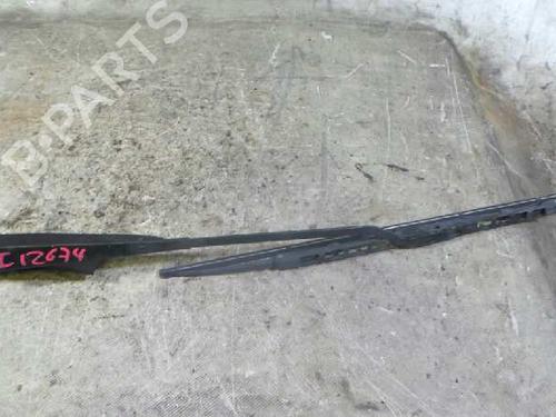 Used Front windshield wiper arm NISSAN PICK UP (D22) 2.5 TD 4WD (103 hp) 12614592