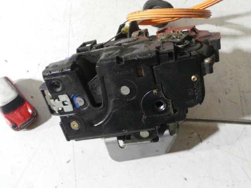 Used Front right lock AUDI A3 Sportback (8PA) 2.0 FSI (150 hp) 12618561