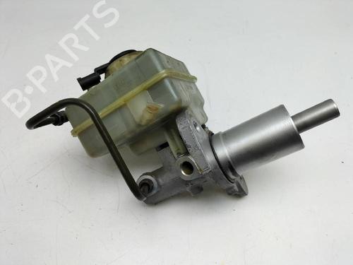 Used Brake master cylinder BMW 5 (E60) 530 d (218 hp) 12628805