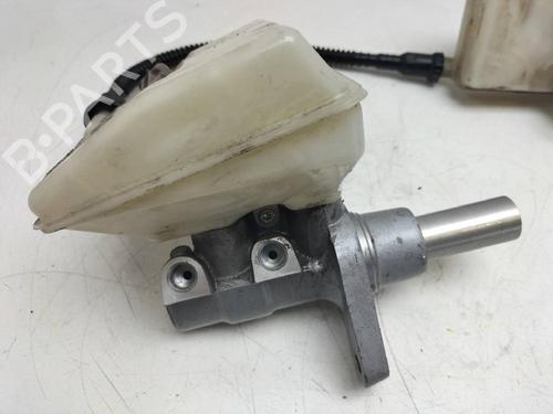 Brake master cylinder PEUGEOT 3008 I MPV (0U_) 1.2 | BP16848457M77 