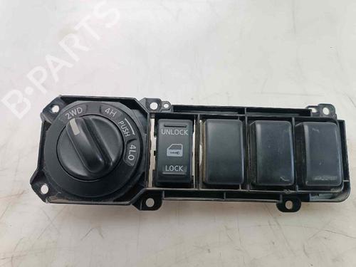 Used Switch NISSAN NAVARA NP300 (D40) 2.5 dCi 4WD (171 hp) 19524879