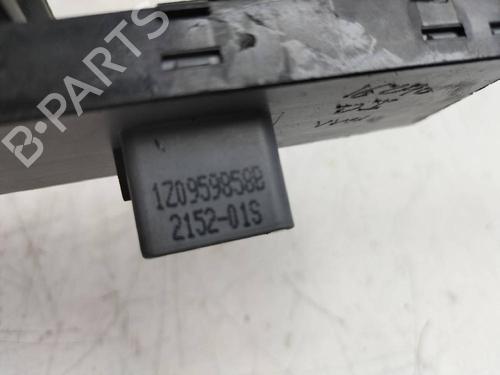 Left front window switch SKODA SUPERB II (3T4) 2.0 TDI 16V | BP13653982I27 