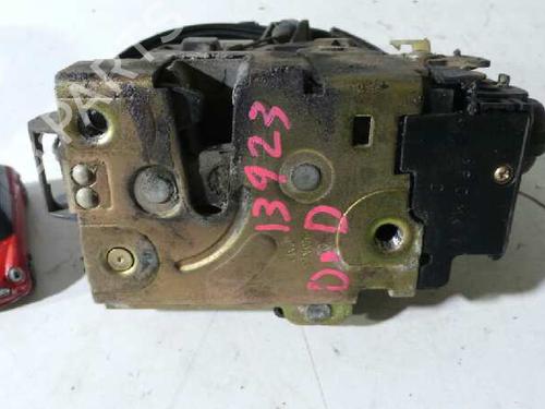 Used Front right lock VW PASSAT B5 (3B2) 1.9 TDI (110 hp) 12618070