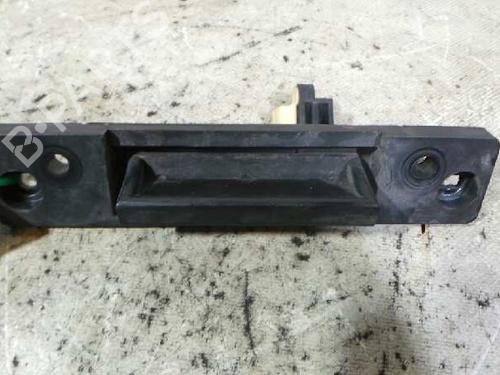 Used Tailgate handle KIA SORENTO I (JC) 2.5 CRDi (170 hp) 12610473