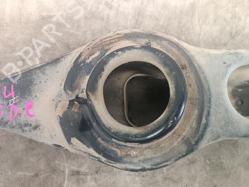 Right rear suspension arm MITSUBISHI PAJERO III (V7_W, V6_W) 3.2 Di-D (V68W) | BP22797468M15 