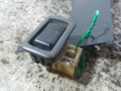 Used Right rear window switch HYUNDAI SANTAMO 2.0 16V (139 hp) 15270312