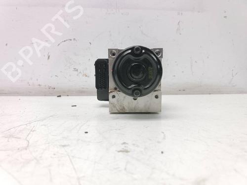 Used ABS pump KIA CARENS II MPV (FJ) 2.0 CRDi (113 hp) 16359682