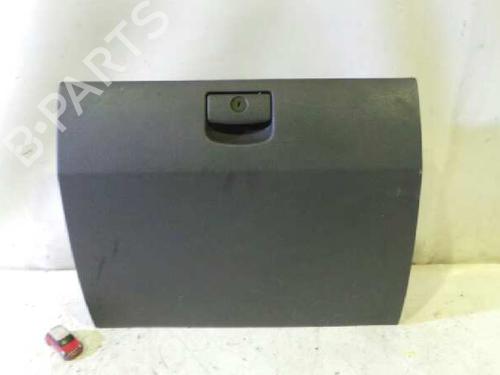 Used Glove box KIA SORENTO I (JC) 2.5 CRDi 4WD (140 hp) 12620226
