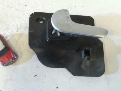 Used Front left interior door handle OPEL MERIVA A MPV (X03) 1.7 DTI (E75) (75 hp) 15271008
