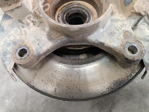Right front steering knuckle LAND ROVER FREELANDER I (L314) 2.0 Td4 4x4 | BP24494434M26 