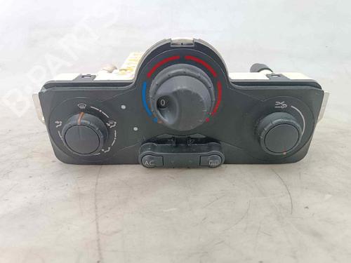 Used Climate control RENAULT CLIO III (BR0/1, CR0/1) 1.5 dCi (BR17, CR17) (86 hp) 18039399