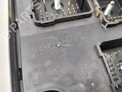 Fuse box HYUNDAI SANTA FÉ II (CM) 2.2 CRDi GLS | BP15129172E1 