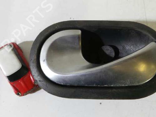 Used Front left interior door handle RENAULT SCÉNIC II (JM0/1_) 1.9 dCi (JM0G, JM12, JM1G, JM2C) (120 hp) 12617168