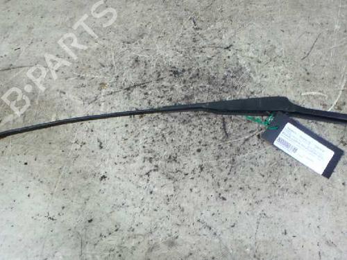 Used Front windshield wiper arm NISSAN PRIMASTAR Van (X83) 2.0 dCi 115 (114 hp) 12610872