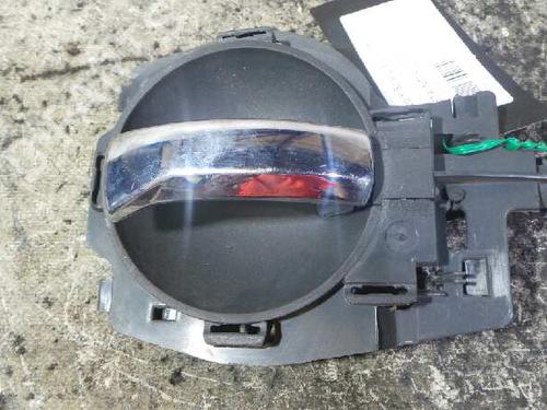 Venstre foran invendig håndtak CITROËN C3 Pluriel (HB_) 1.4 HDi (68 hp) 15270261