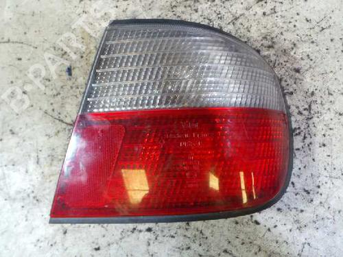 Used Right taillight NISSAN PRIMERA Hatchback (P11) 2.0 TD (90 hp) 12611601
