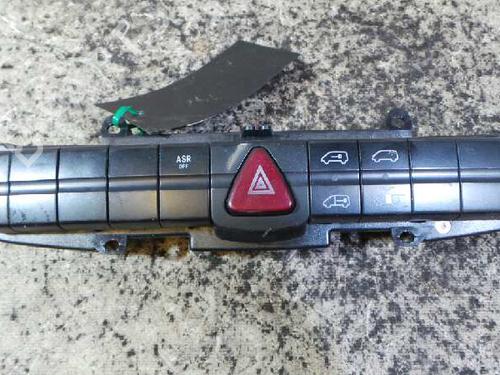 Used Warning switch MERCEDES-BENZ VITO / MIXTO Van (W639) 111 CDI (639.601, 639.603) (116 hp) 12613000