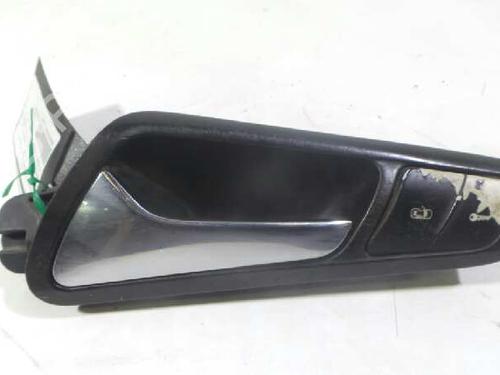 Used Front left interior door handle VW PASSAT B6 (3C2) 2.0 TDI (140 hp) 12850502