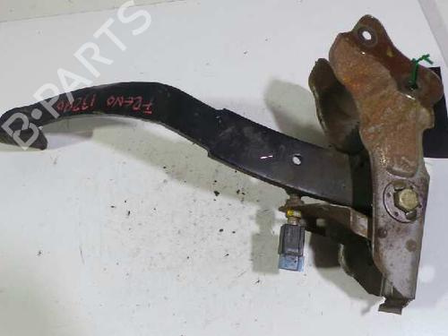 Used Break pedal NISSAN TERRANO II (R20) 2.7 TD 4WD (101 hp) 12616182