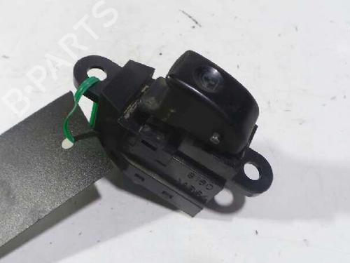 Used Right front window switch HYUNDAI H-1 / STAREX Bus (A1) 2.5 CRDi (140 hp) 15270579