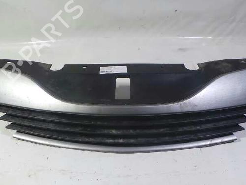 Used Grille RENAULT LAGUNA II Grandtour (KG0/1_) 2.0 16V (KG00, KG0K, KG0W, KG0P) (135 hp) 12614681