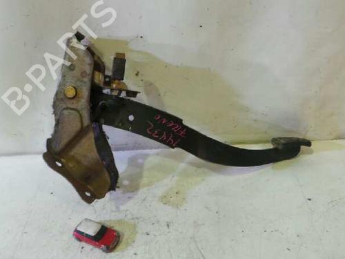 Used Break pedal NISSAN TERRANO II (R20) 2.7 TDi 4WD (125 hp) 12619440