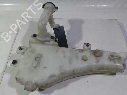 Used Windscreen washer tank HYUNDAI H-1 / STAREX Bus (A1) 2.5 CRDi (140 hp) 12615251