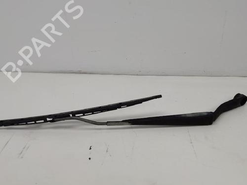 Used Front windshield wiper arm KIA SORENTO I (JC) 2.5 CRDi 4WD (140 hp) 15827683