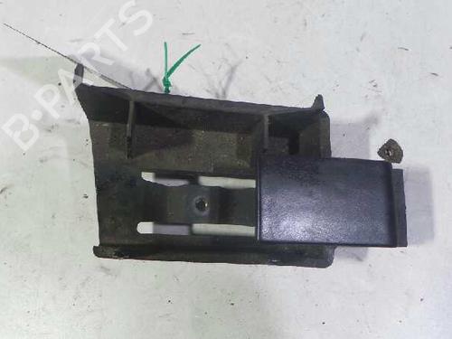 Maniglia interna anteriore destra RENAULT RAPID Box Body/MPV (F40_, G40_) 1.9 D (F40R) (54 hp) 15270471