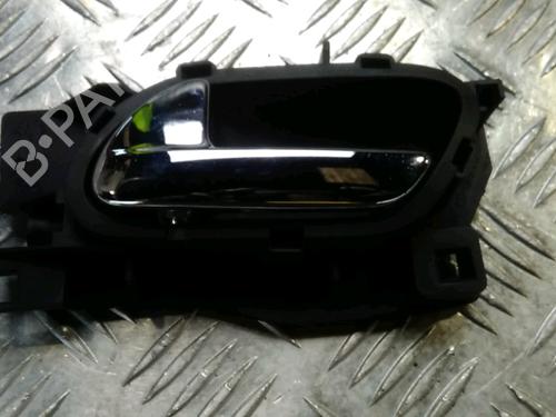 Used Front left interior door handle PEUGEOT 407 (6D_) 2.0 HDi 135 (6DRHRH, 6DRHRE, 6DRHRG, 6DRHRJ) (136 hp) 17339156