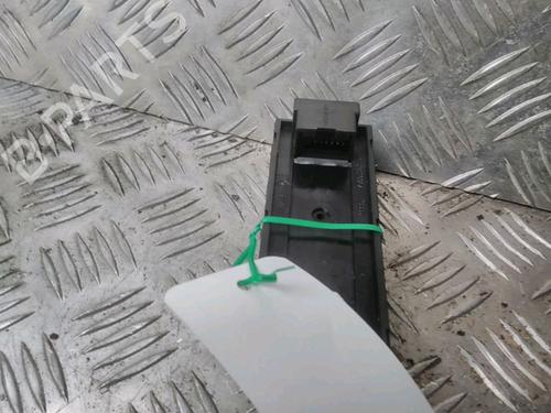 Used Left front window switch AUDI A3 (8L1) 1.9 TDI (100 hp) 13621657