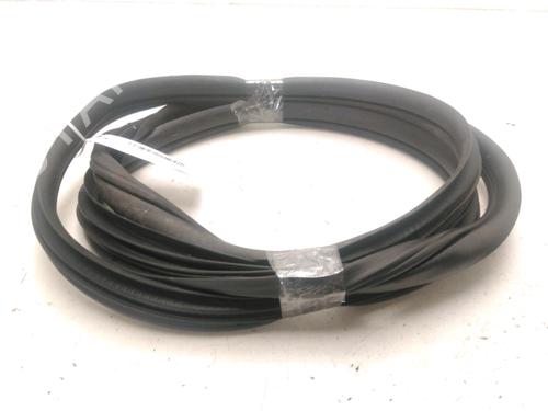 Used Rubber door seal RENAULT CLIO III (BR0/1, CR0/1) 1.5 dCi (BR17, CR17) (86 hp) 23334399