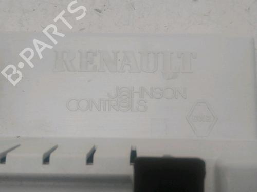 Used Display monitor RENAULT CLIO III Grandtour (KR0/1_) 1.5 dCi (KR0F) (86 hp) 25611312