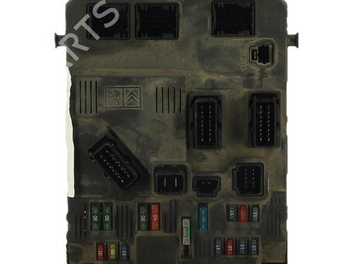 Used Fuse box Fuse box 37480227 37480227