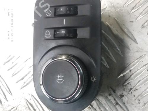 Used Headlight switch OPEL CORSA D (S07) 1.3 CDTI (L08, L68) (75 hp) 16332768