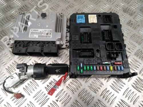 Used Engine control unit (ECU) PEUGEOT 308 I (4A_, 4C_) 1.6 HDi (92 hp) 13077993