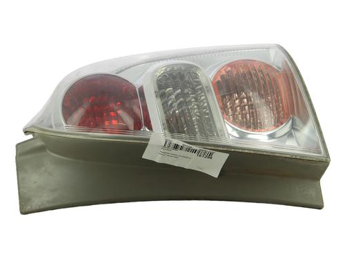 Used Right taillight TOYOTA COROLLA Verso (ZER_, ZZE12_, R1_) 2.2 D-4D (AUR10_, AUR10R) (136 hp) 32038842