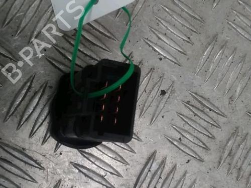 Used Warning switch DACIA SANDERO 1.5 dCi (88 hp) 11712886